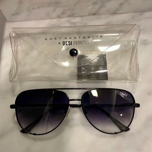 QUAY high key mini sunglasses black fade